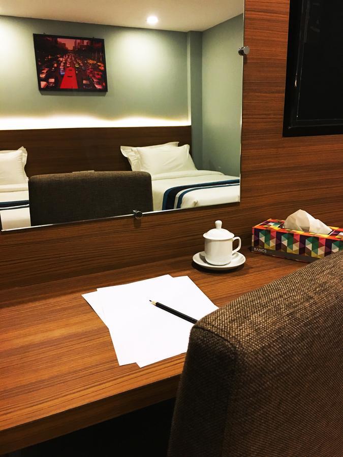 Hotel Azure Yangon Esterno foto
