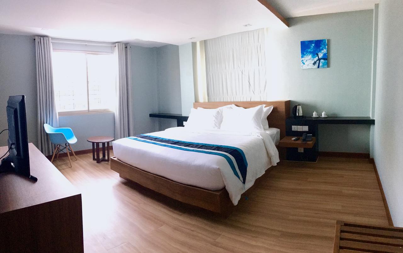 Hotel Azure Yangon Esterno foto
